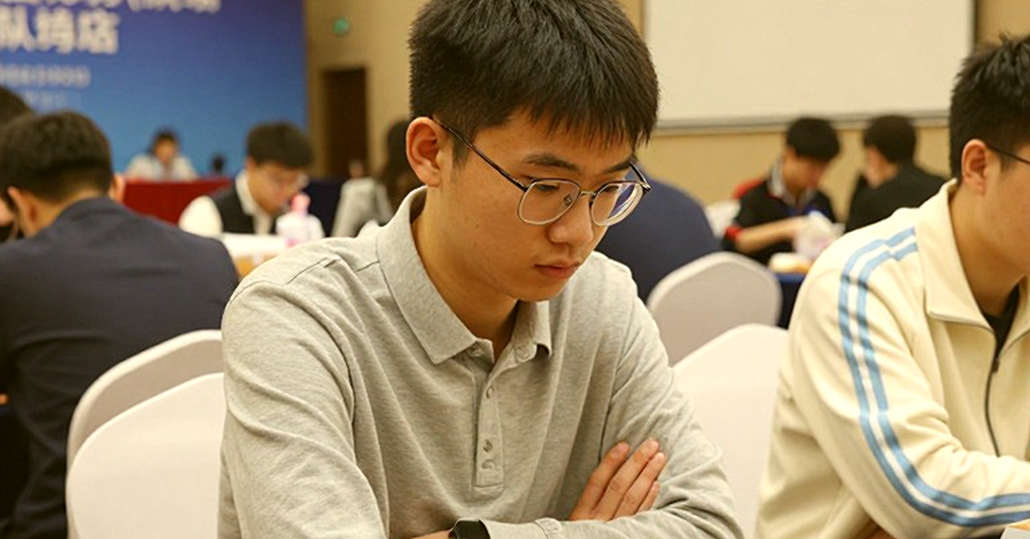ChessBase Magazine #225: प्राग 2026 के सत्ताईस मिनिएचर और ट्रेनिंग की अर्थव्यवस्था